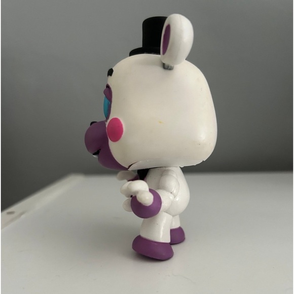 Original 2018 Helpy funko pop - Picture 2 of 4